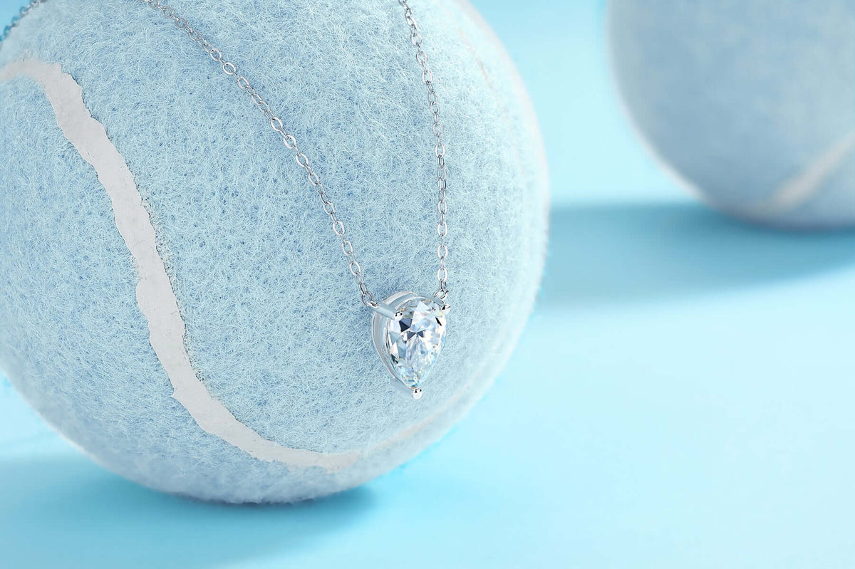 Designer jewelry for her Fashionable Jewelry Pendant Set
