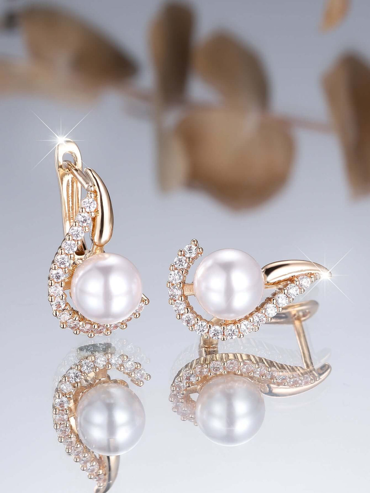Fashionable gold earrings Champagne Gold Pearl Pearl Ear Clip