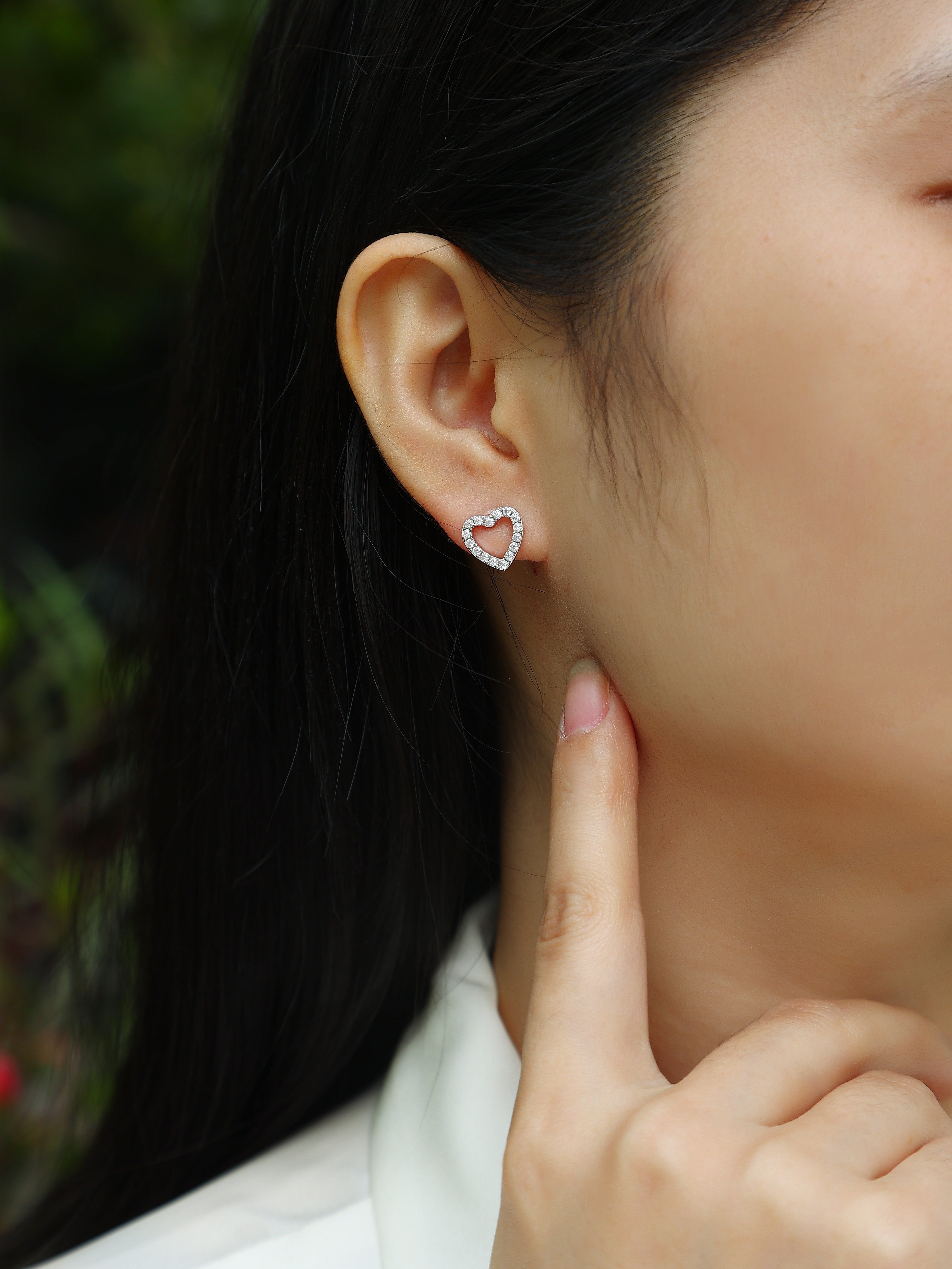 Heart-shaped earring 