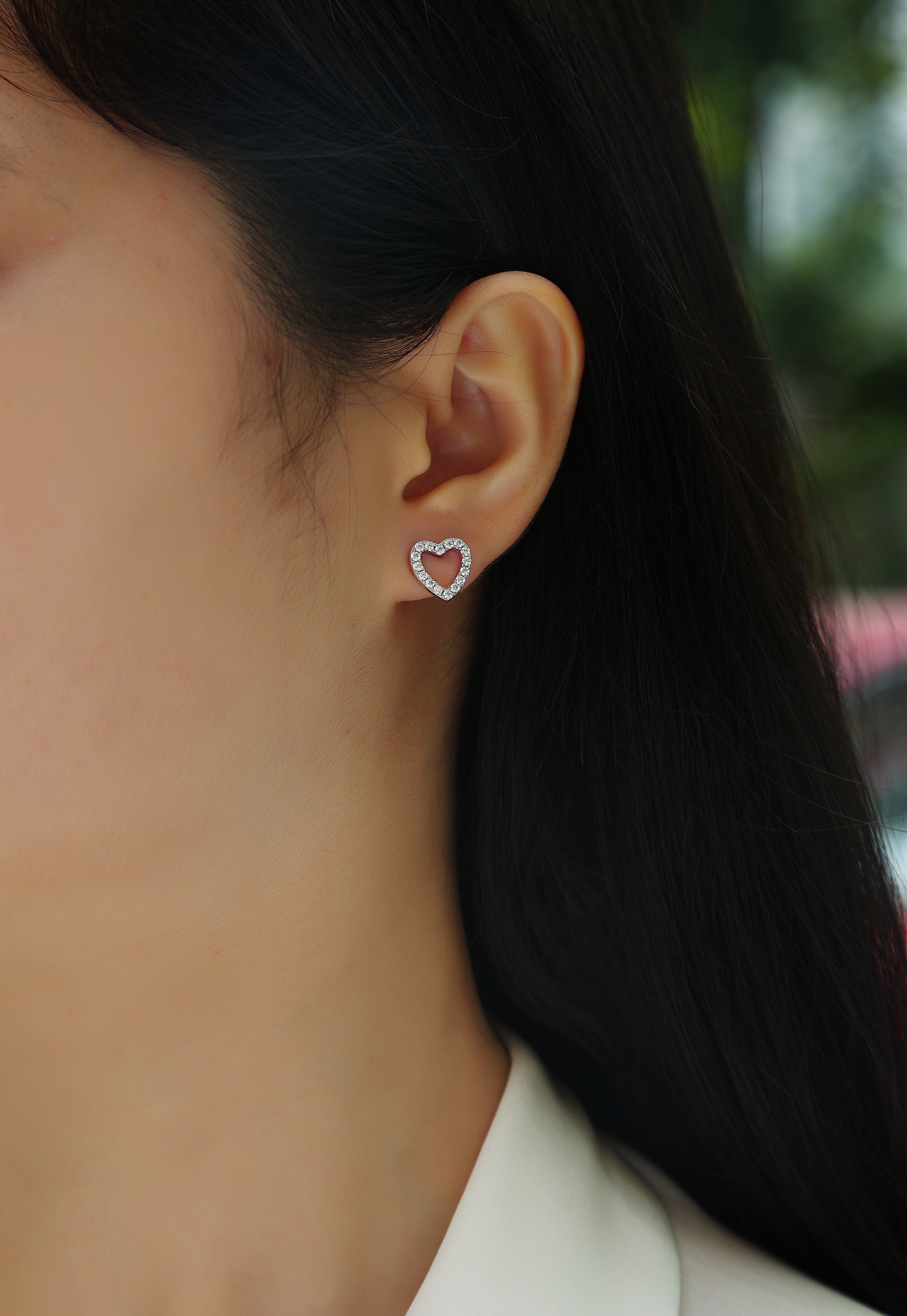 Heart-shaped earring 