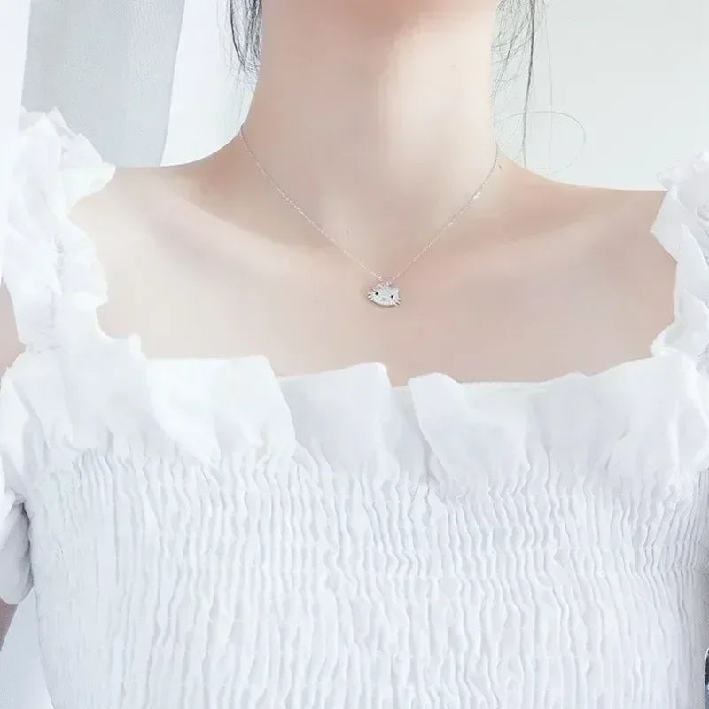 Hello Kitty-themed jewelry set