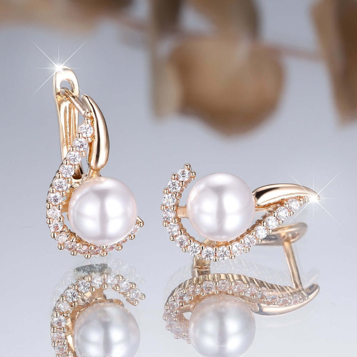 Fashionable gold earrings Champagne Gold Pearl